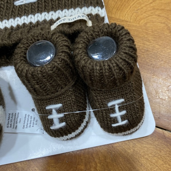 COPY - NWT. So’Dorable, infants’ size 0-12 months, 3 piece, hat/bootie/rattle … - Picture 6 of 15